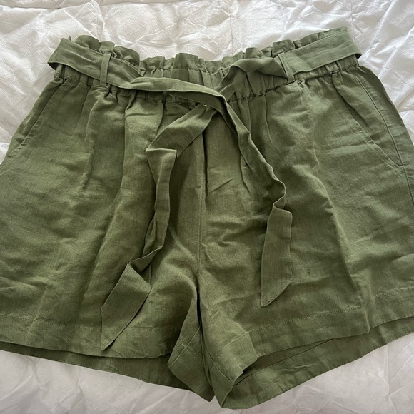 Linen and Organic Cotton Olive High Waist Women's Shorts - Picture 2 of 4